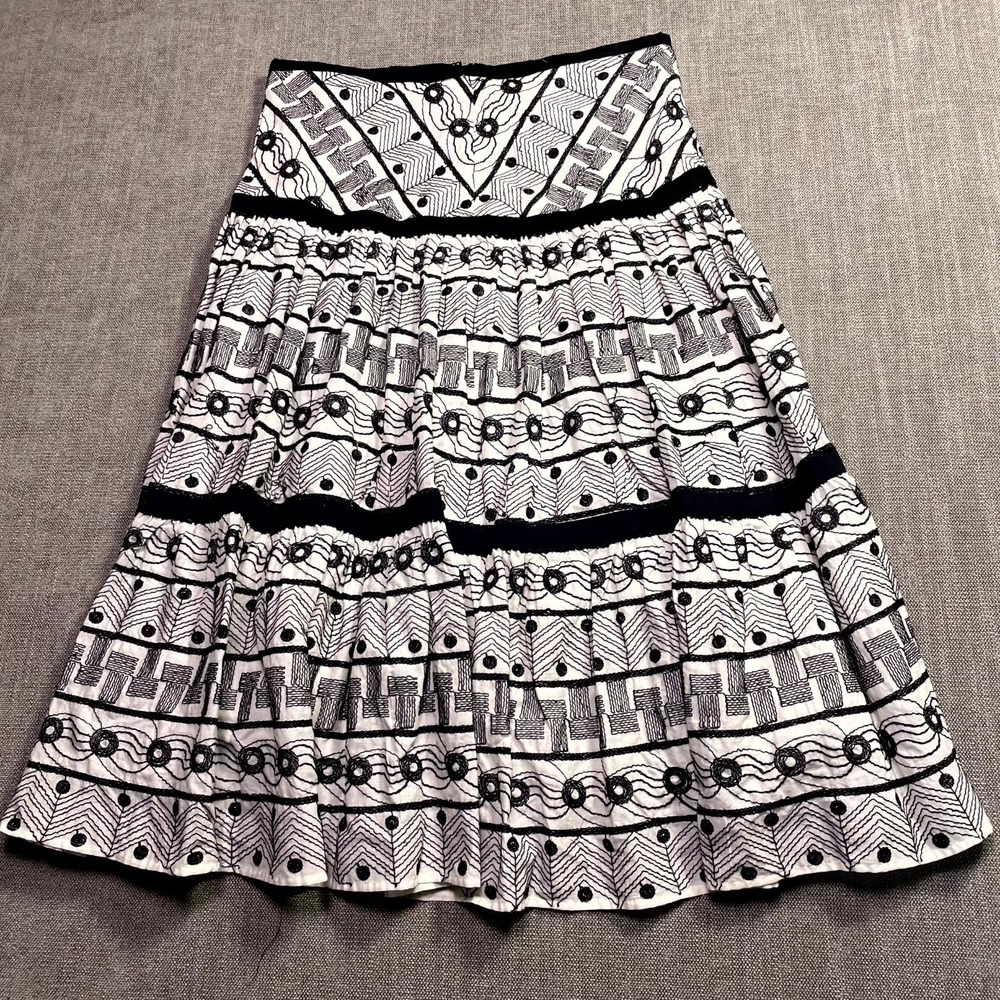 Femme Tiered A Line Skirt Womens 10 White Black Geometric Embroidered Cotton